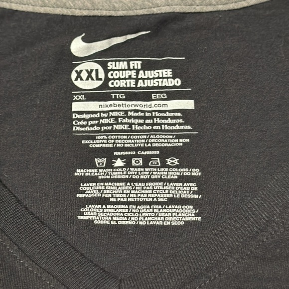 Nike Ladies Cincinnati Reds Slim Fit Black Tee, EUC, Size 2X - Picture 2 of 7